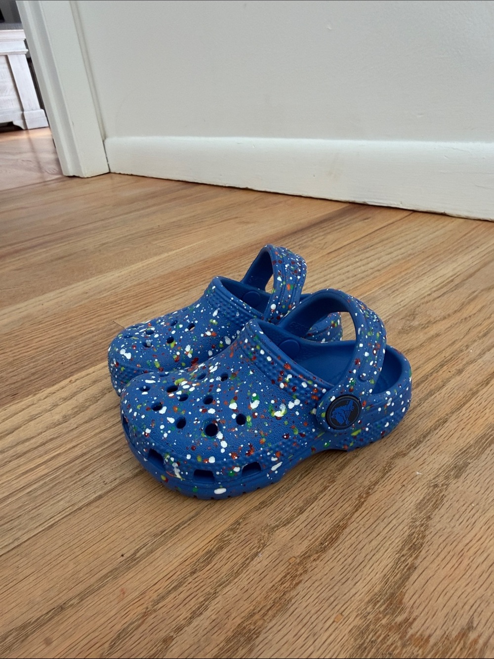 Crocs Multicolor Paint Sz 5
